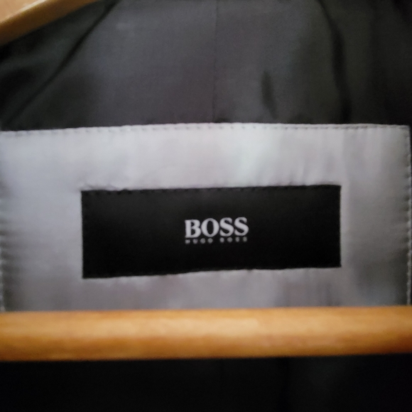 Hugo boss coat - Picture 5 of 8
